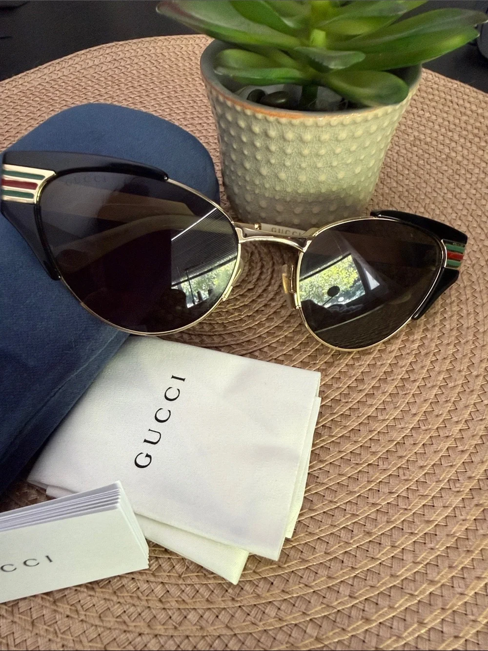 Gucci ☀️ GG0522S SYLVIE Metal & Acetate Cat-Eye Sunglasses, Black - Picture 2 of 8